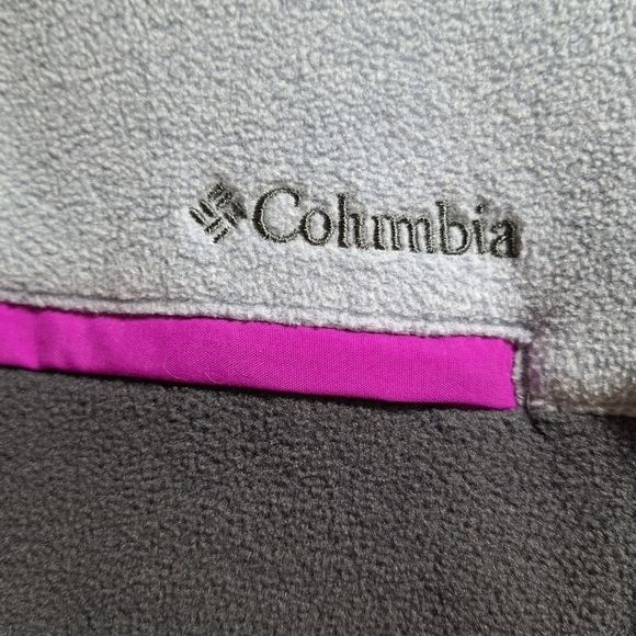 A Columbia fleece 1/2 zip pullover in a womens size large. Front pocket. EUC. - Picture 2 of 7